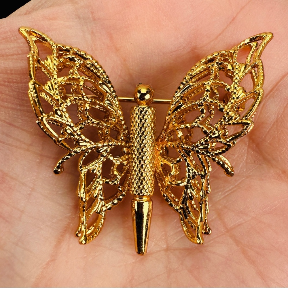 Vintage Monet Goldtone 3-D wired Butterfly Brooch - Picture 7 of 7
